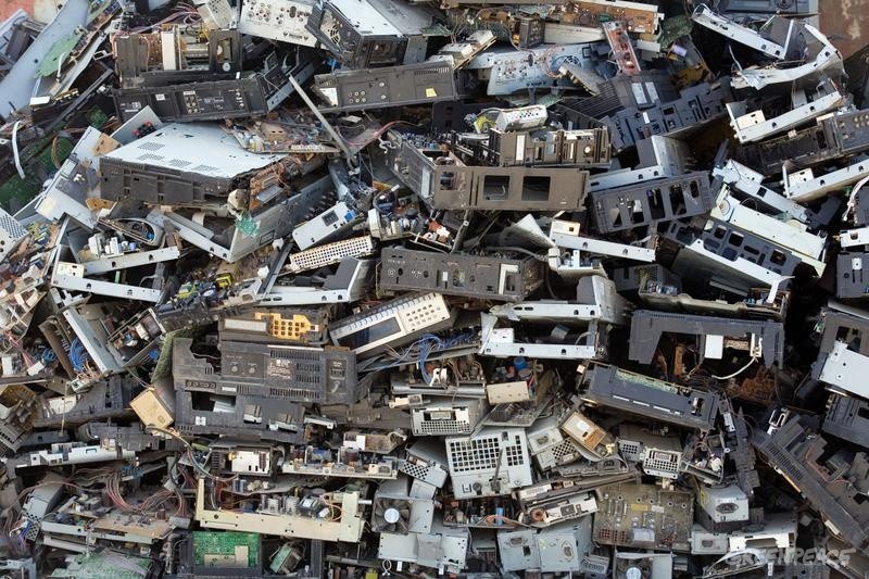 Pile of Waste - Electronic Waste Documentation (China: 2007)